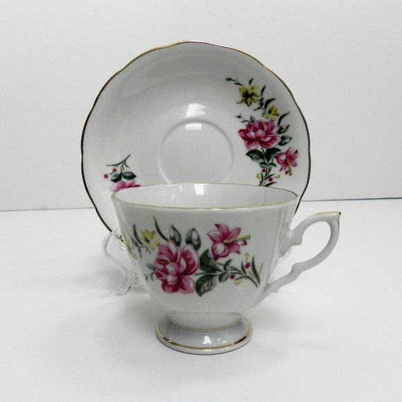 Collectable Vintage Yong Sheng Porcelain Cup & Saucer Red and Yellow Flowers - Picture 1 of 8